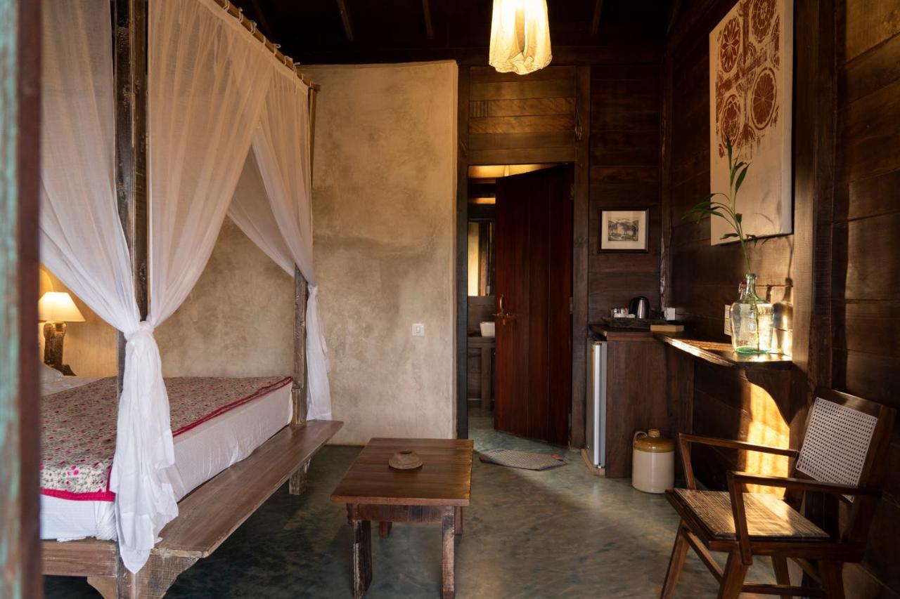 The Artist Cottages Morjim Bagian luar foto