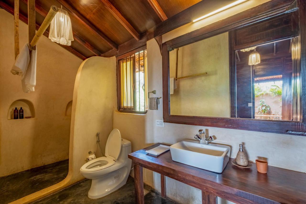 The Artist Cottages Morjim Bagian luar foto