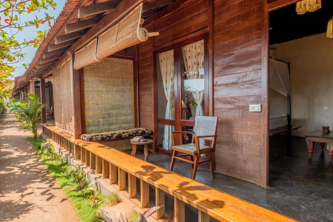 The Artist Cottages Morjim Bagian luar foto