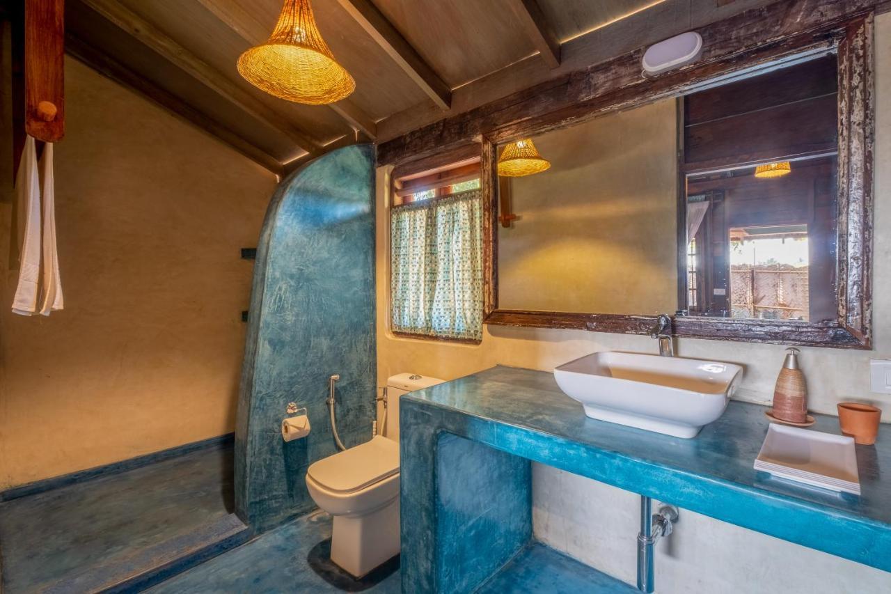 The Artist Cottages Morjim Bagian luar foto