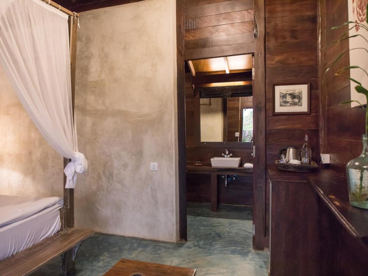 The Artist Cottages Morjim Bagian luar foto